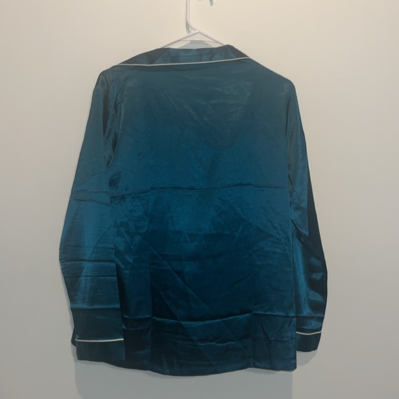 Womens Sleepwear Soft Satin Button Down Loungewear 2 Piece Pjs Shorts Sz M - Picture 4 of 7